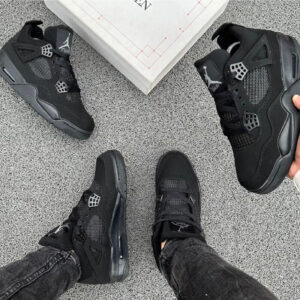 Jordan Retro 4 - Hombre - Negro